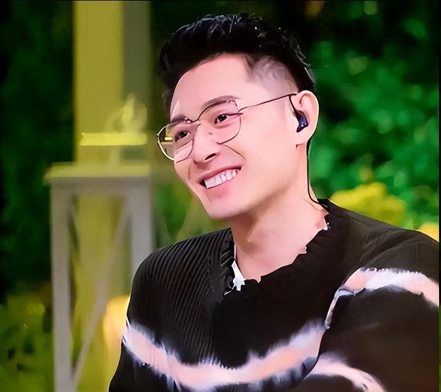 数字时代舆情真相:识别虚假流量与谣言的生存法则 新闻