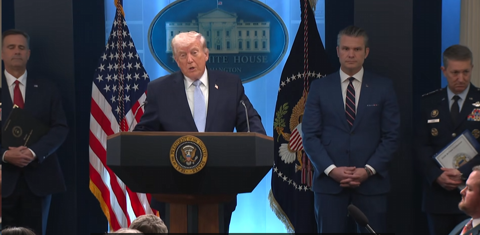  军事打击与外交博弈：美伊局势骤然升温深度剖析 新闻