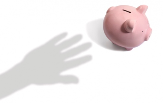  网贷退息诉求升温，黑灰产趁机介入，两头收割现象引关注。 新闻