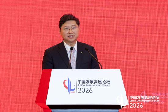  智能时代下的消费金融创新：张毅行长论银行业布局策略；机遇与挑战并存 企业服务