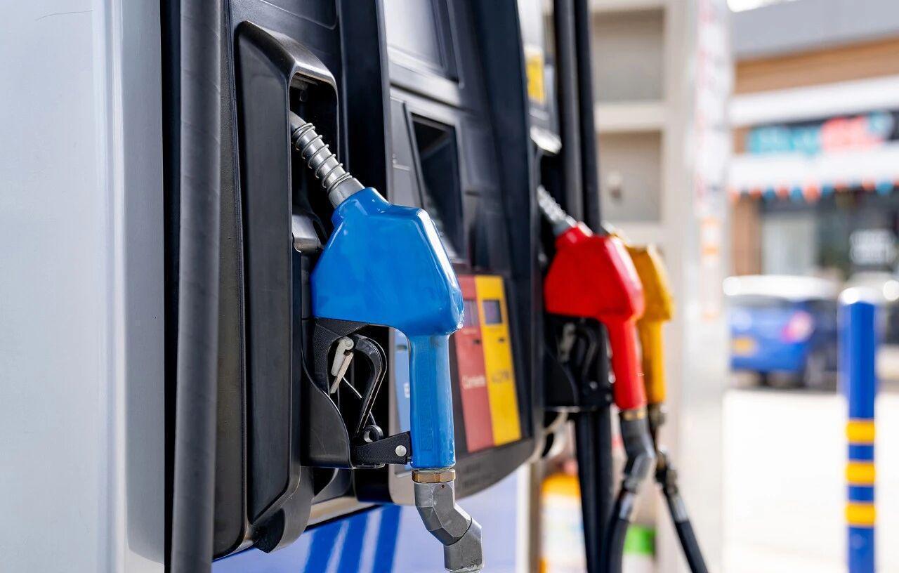 算笔账:油价破9时代,新能源车主如何用20万实现“充电自由”? 汽车科技