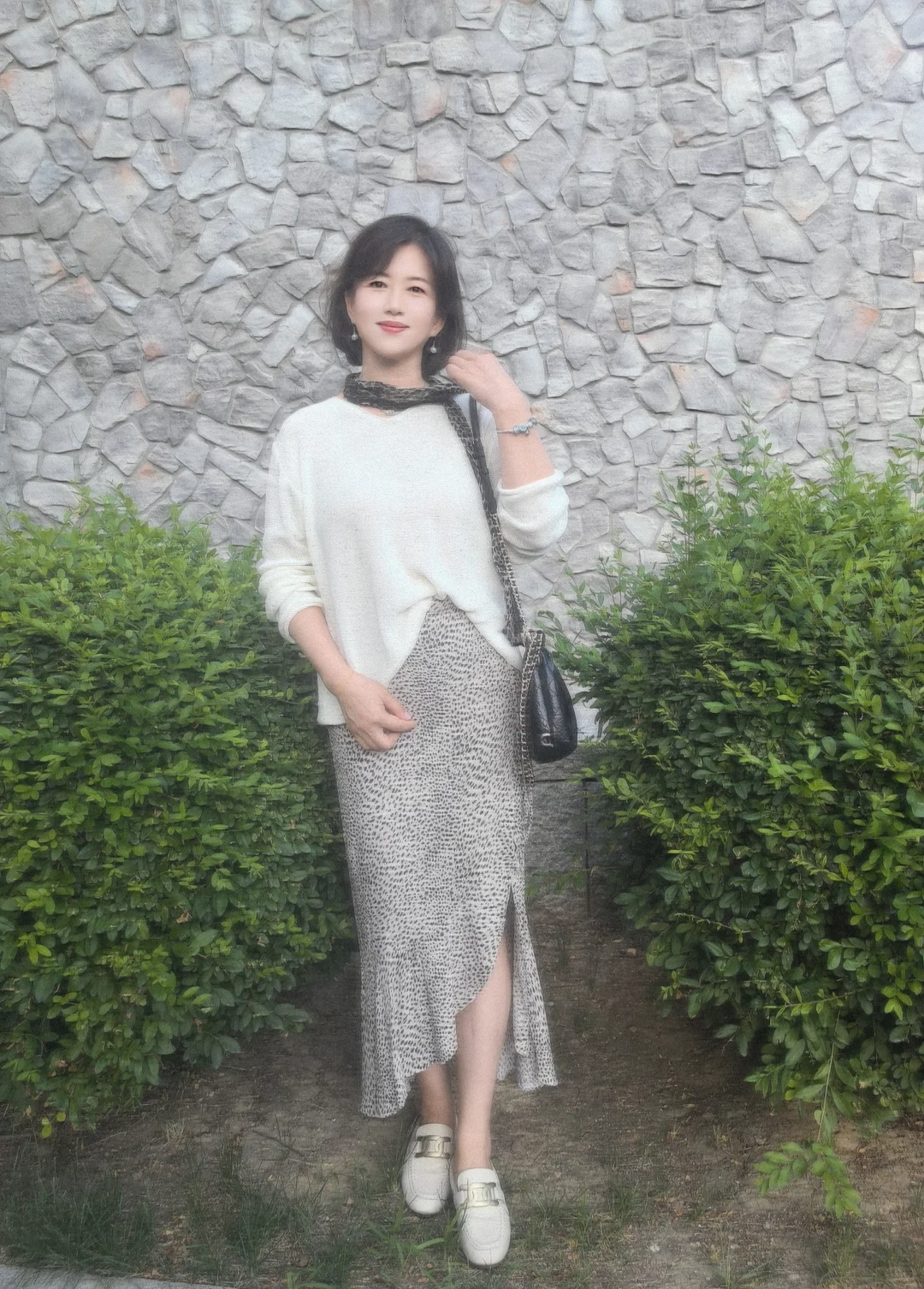  五十岁以后，这样穿春装才漂亮：基础款也能穿出高级感 时尚用品