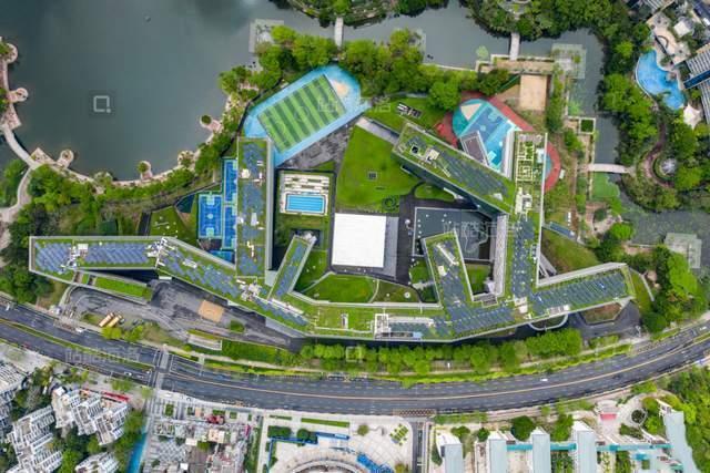  从建筑美学到商业哲学：四大地产掌门人的审美分化与宿命博弈 房产家居