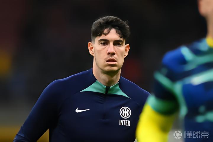 巴萨700万欧年薪挖角巴斯托尼：一场关乎核心资产与薪资天花板的深度博弈 体育新闻