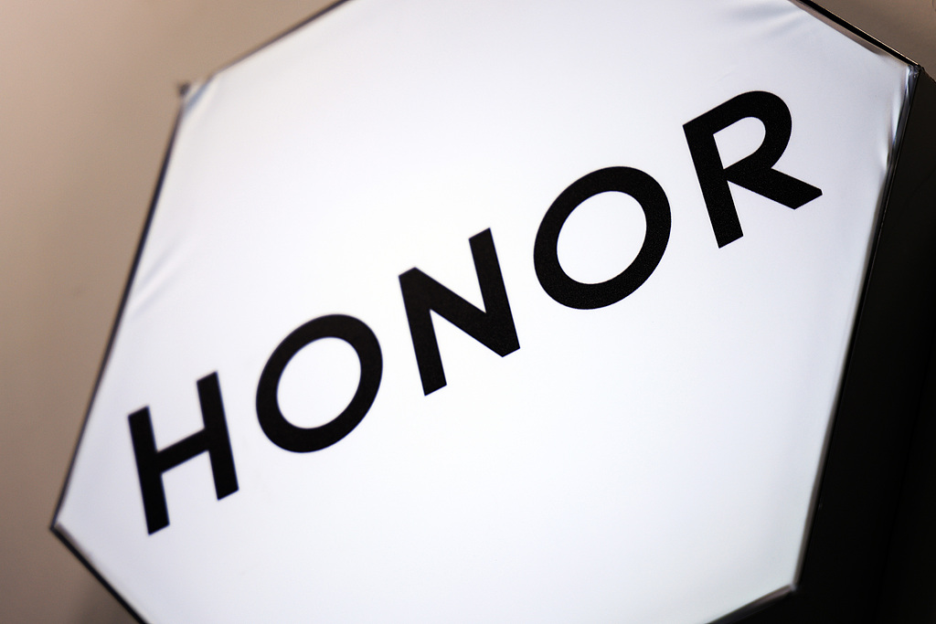 从谨慎观望到积极接洽：荣耀与字节跳动的AI手机合作内幕